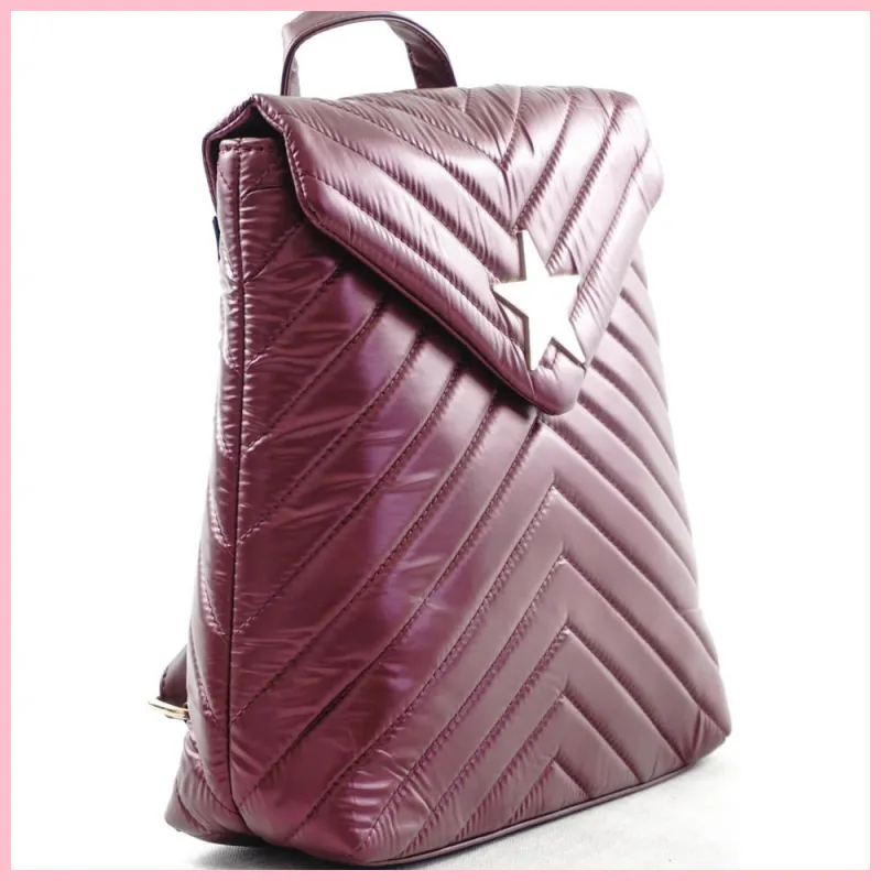 Női hátitáska csillaggal és V varrott mintával, vízhatlan, vörös noihatizsak-hu 2